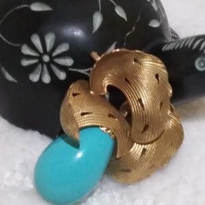 Vintage Brass brooch with large Terqousie stone